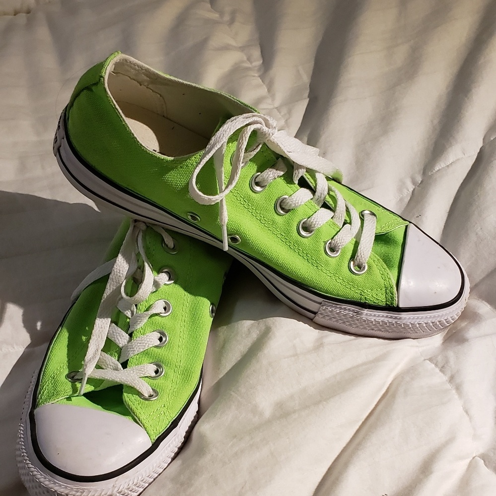 Converse sneakers size 8